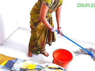 Komal's husband secretly left her with a sweeper in the house 15